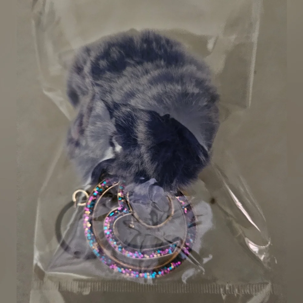 Monat Gratitude Key Chain - Picture 8 of 9